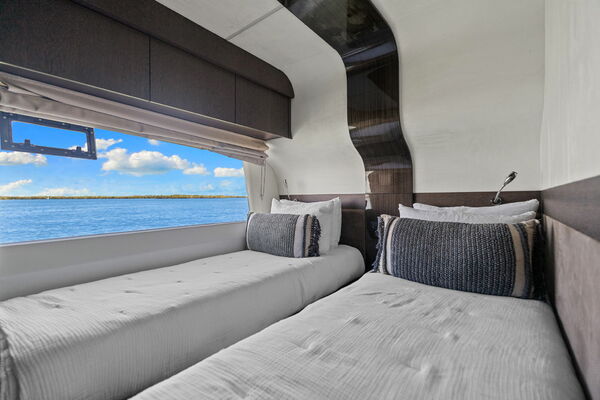 72ft Galeon Yacht For Sale