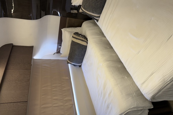 72ft Galeon Yacht For Sale