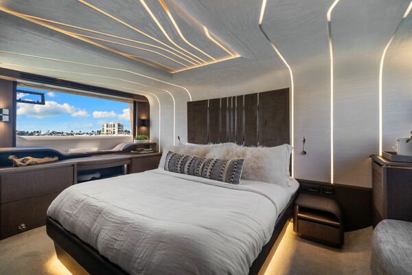 72ft Galeon Yacht For Sale