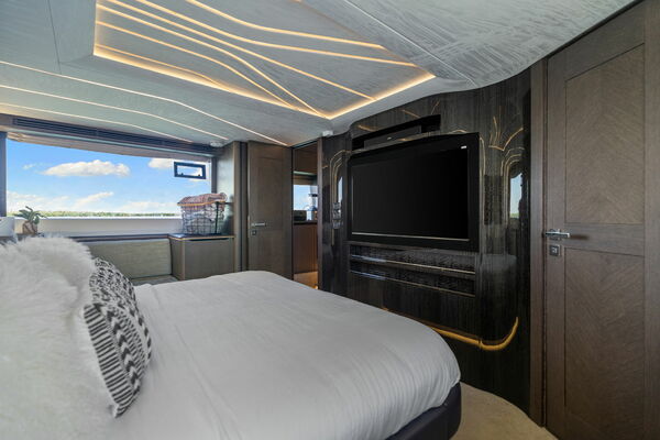 72ft Galeon Yacht For Sale