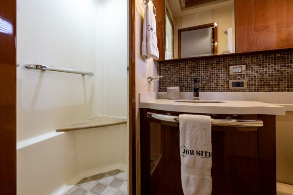 JOB SITE 60ft Sea Ray Yacht For Sale