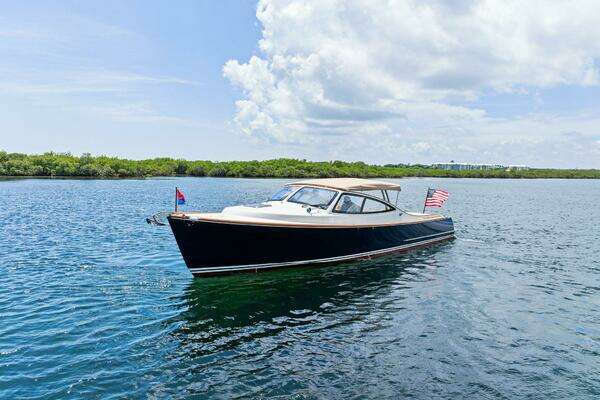 Hinckley Talaria 38R Convertible Yacht For Sale