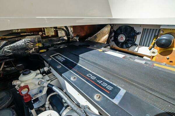 Hinckley Talaria 38R Convertible Yacht For Sale