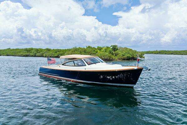 Hinckley Talaria 38R Convertible Yacht For Sale