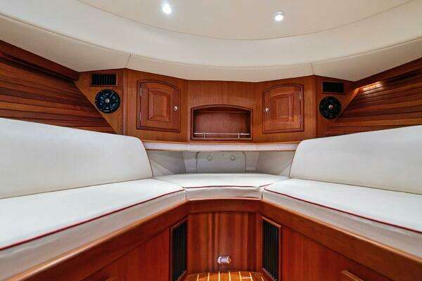 Hinckley Talaria 38R Convertible Yacht For Sale