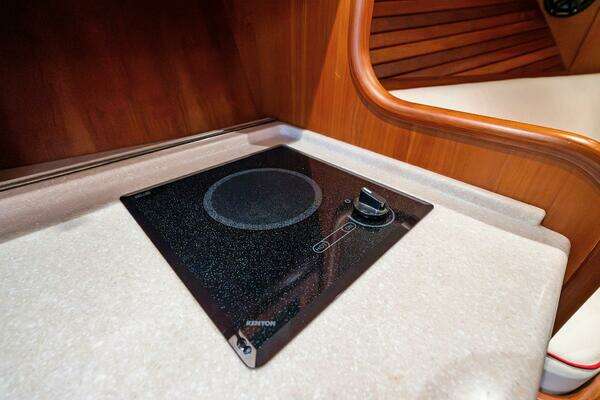 Hinckley Talaria 38R Convertible Yacht For Sale