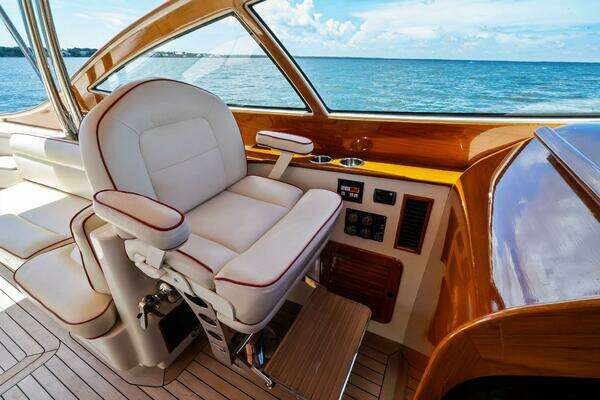 Hinckley Talaria 38R Convertible Yacht For Sale