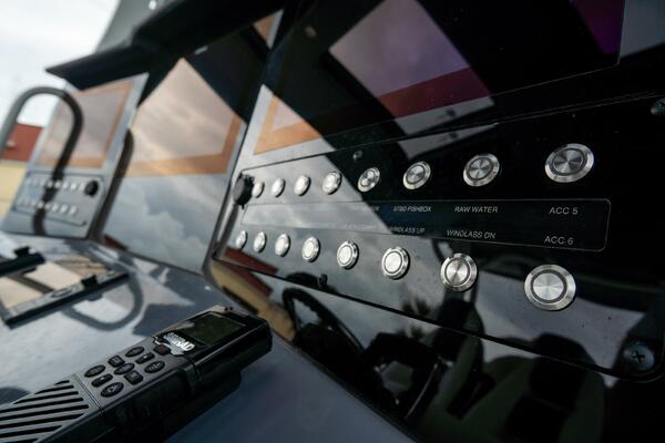 380 CC Adventure 38ft Tidewater Yacht For Sale