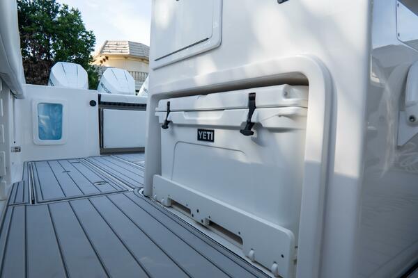 380 CC Adventure 38ft Tidewater Yacht For Sale