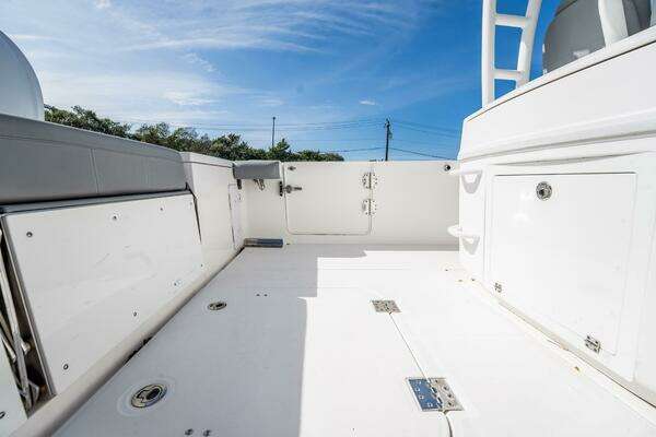 Everglades 335 Center Console Yacht For Sale