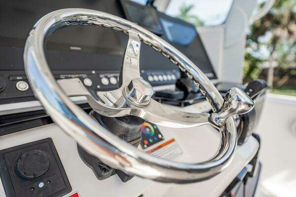 Everglades 335 Center Console Yacht For Sale