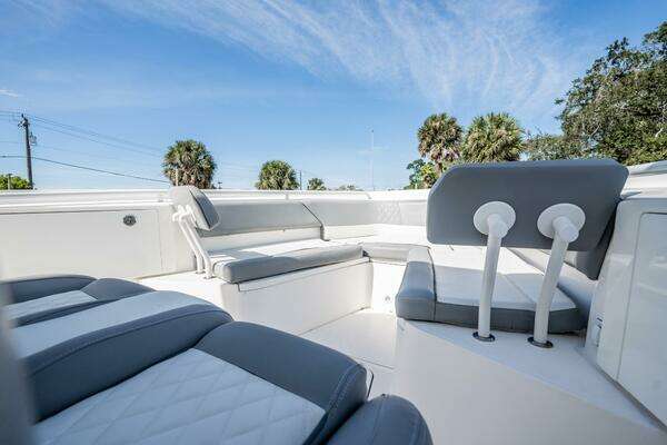 Everglades 335 Center Console Yacht For Sale