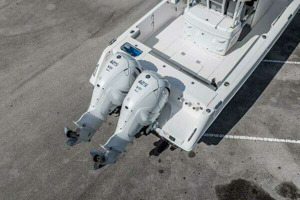 Everglades 335 Center Console Yacht For Sale