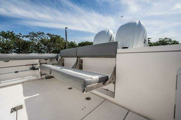 Everglades 335 Center Console Yacht For Sale