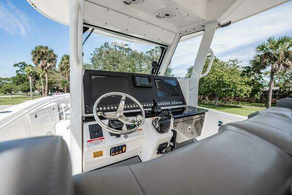 Everglades 335 Center Console Yacht For Sale