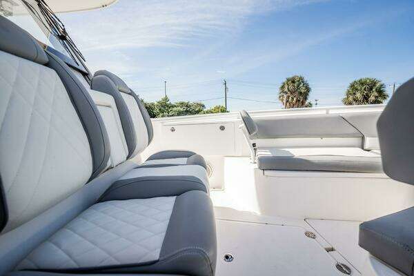 Everglades 335 Center Console Yacht For Sale