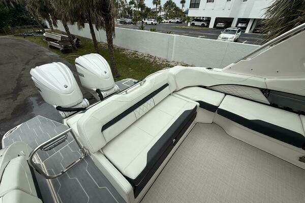 Regal 33 OBX Yacht For Sale