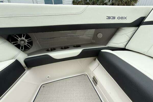 Regal 33 OBX Yacht For Sale