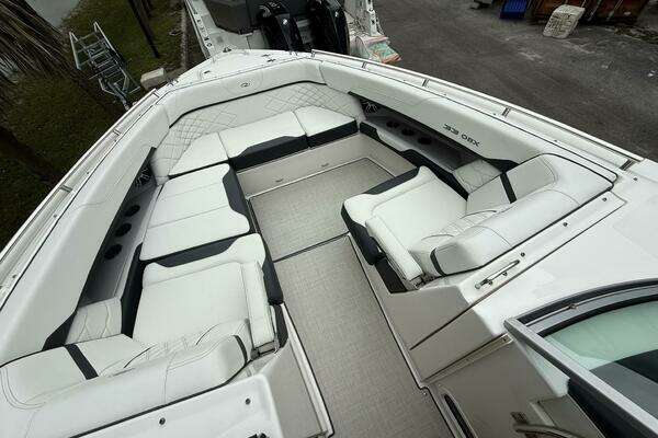 Regal 33 OBX Yacht For Sale