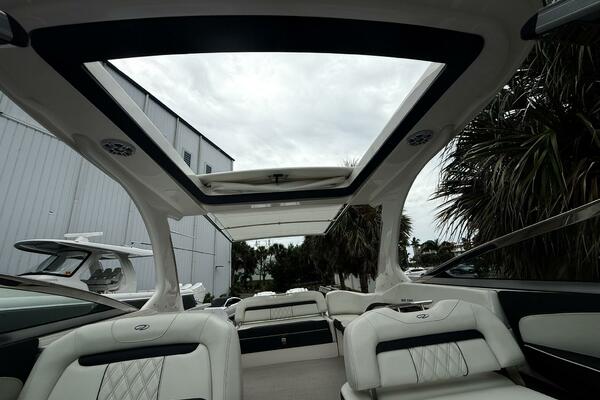 34ft Regal Yacht For Sale