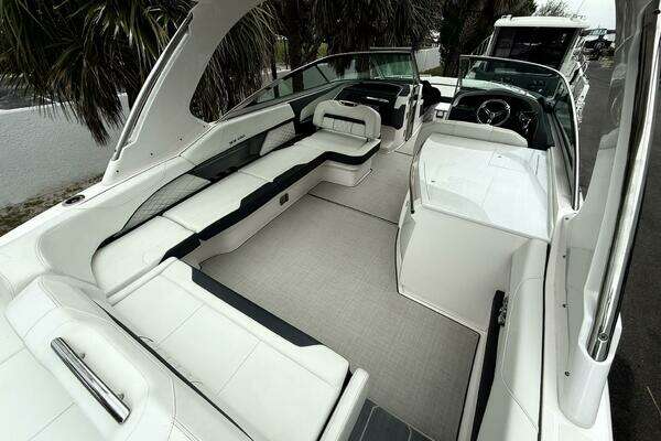 Regal 33 OBX Yacht For Sale