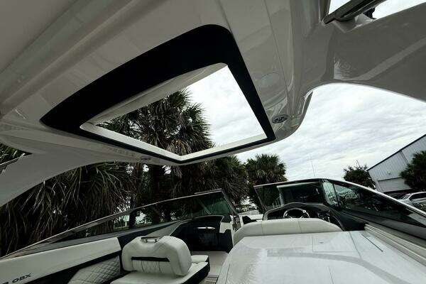 Regal 33 OBX Yacht For Sale