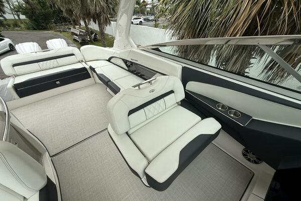 34ft Regal Yacht For Sale