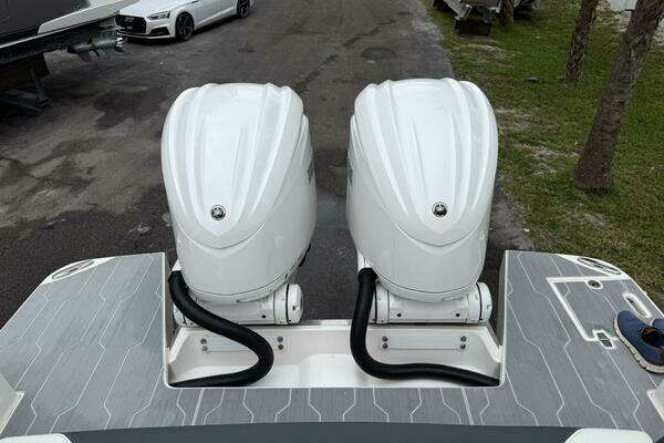 Regal 33 OBX Yacht For Sale