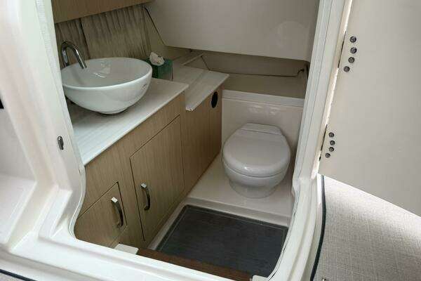 Regal 33 OBX Yacht For Sale