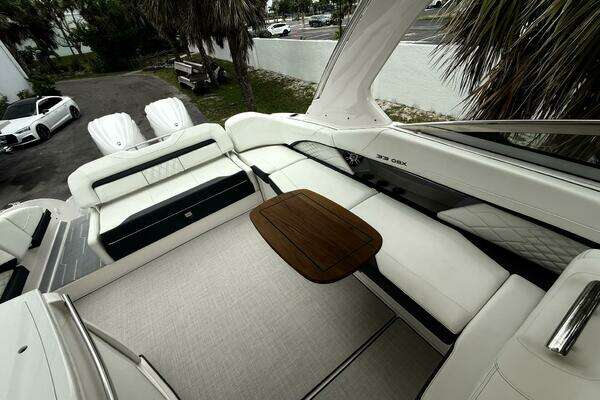 Regal 33 OBX Yacht For Sale