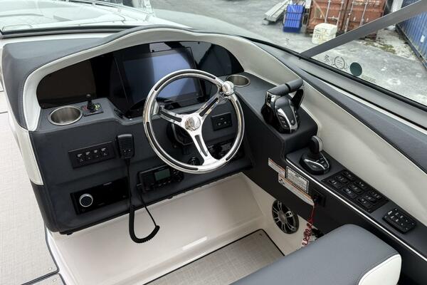 34ft Regal Yacht For Sale