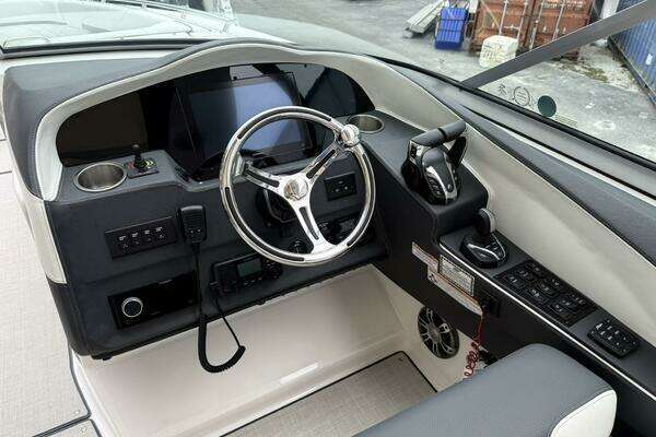 Regal 33 OBX Yacht For Sale