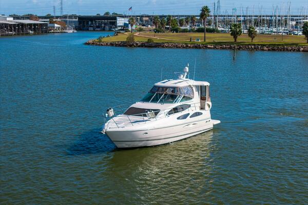 2005 Cruisers 455 Motor Yacht 