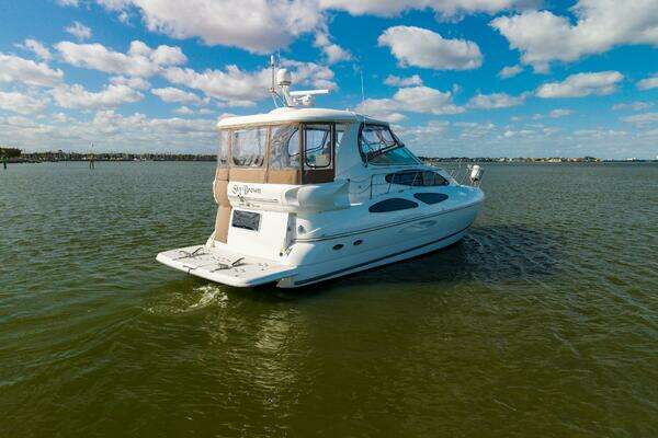 Cruisers Yachts 455 Motor Yacht Yacht For Sale