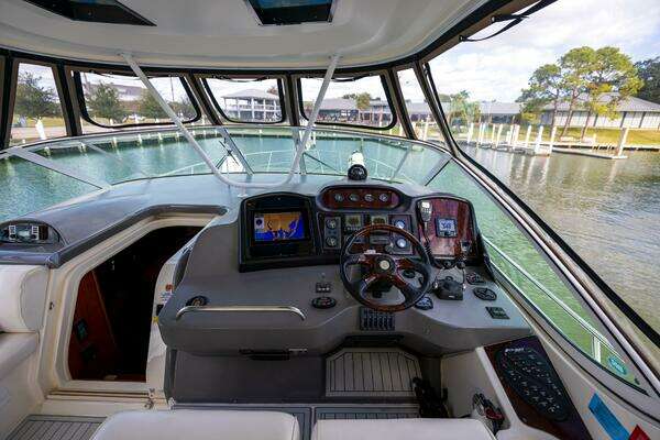 Cruisers Yachts 455 Motor Yacht Yacht For Sale