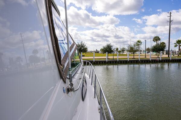 2005 Cruisers 455 Motor Yacht 