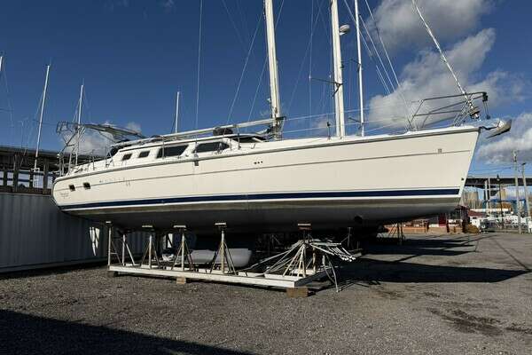 44-ft-Hunter-2003-- Buffalo New York United States  yacht for sale