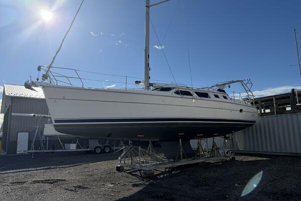 44ft Hunter Yacht For Sale