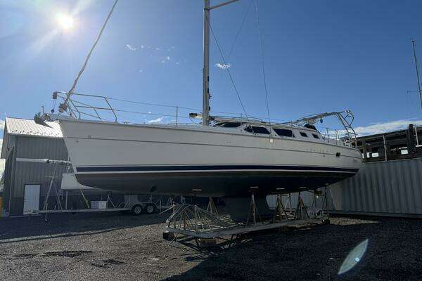 Photo of the 2003 Hunter 