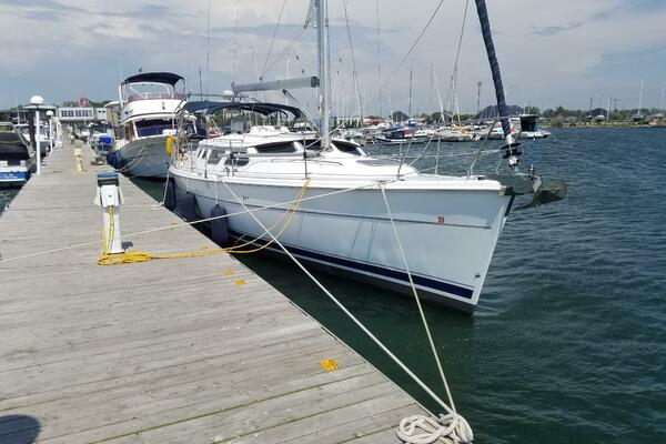 44ft Hunter Yacht For Sale