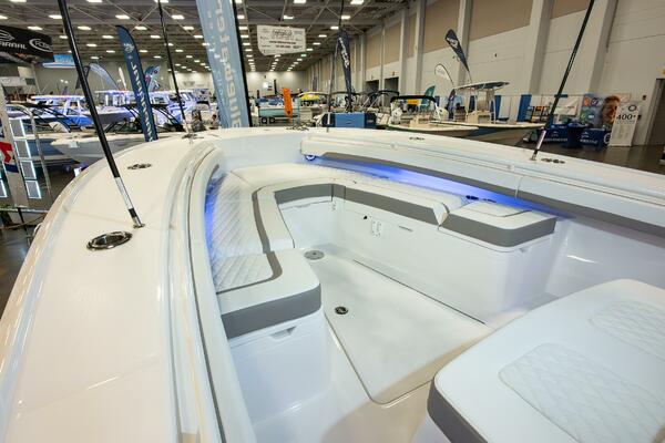 28ft Regulator Yacht For Sale