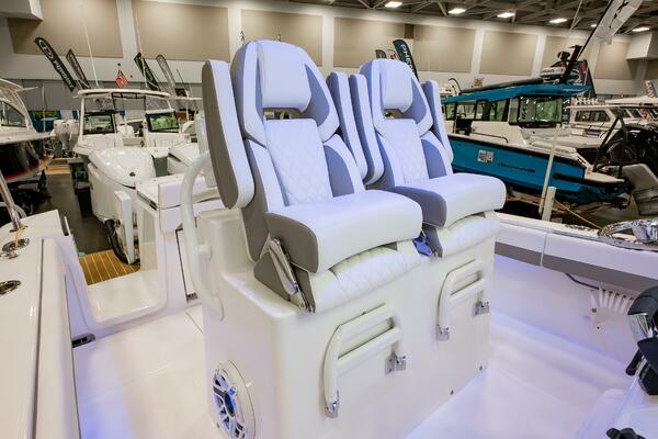 28ft Regulator Yacht For Sale