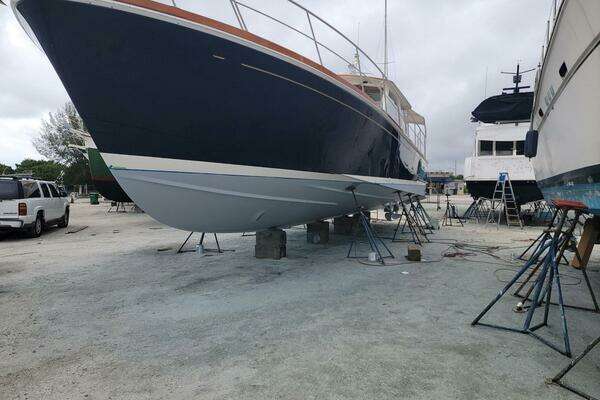 Grand Banks 49 Eastbay HX Yacht For Sale