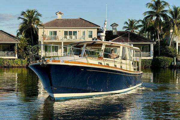 Grand Banks 49 Eastbay HX Yacht For Sale