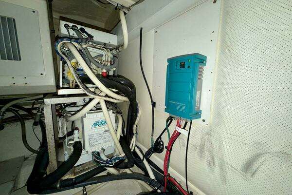 Grand Banks 49 Eastbay HX Yacht For Sale