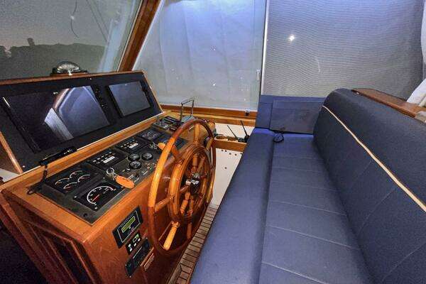 Grand Banks 49 Eastbay HX Yacht For Sale