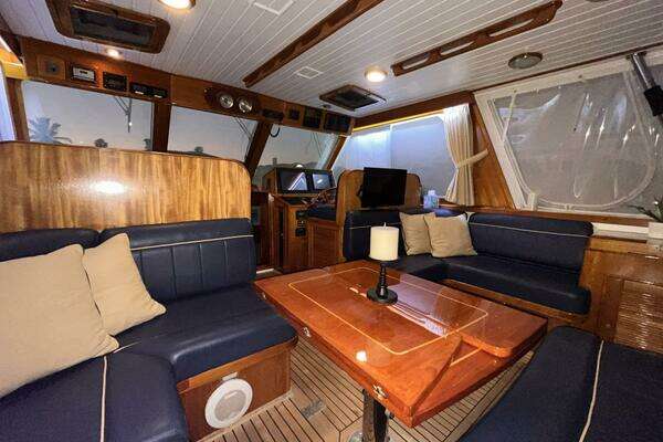Grand Banks 49 Eastbay HX Yacht For Sale