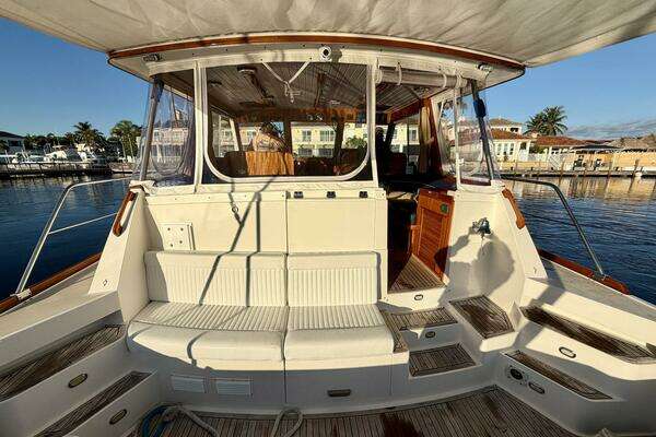 Grand Banks 49 Eastbay HX Yacht For Sale