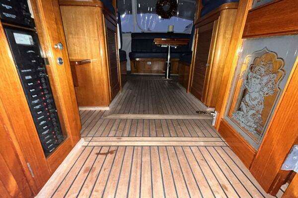 Grand Banks 49 Eastbay HX Yacht For Sale