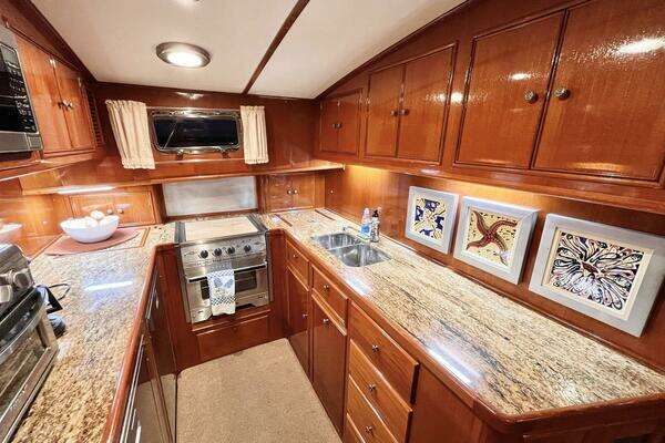 Grand Banks 49 Eastbay HX Yacht For Sale